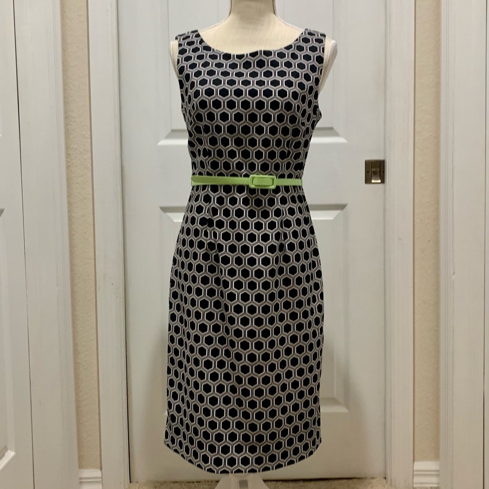 𝅺dressbarn Size 4 Dress with Belt